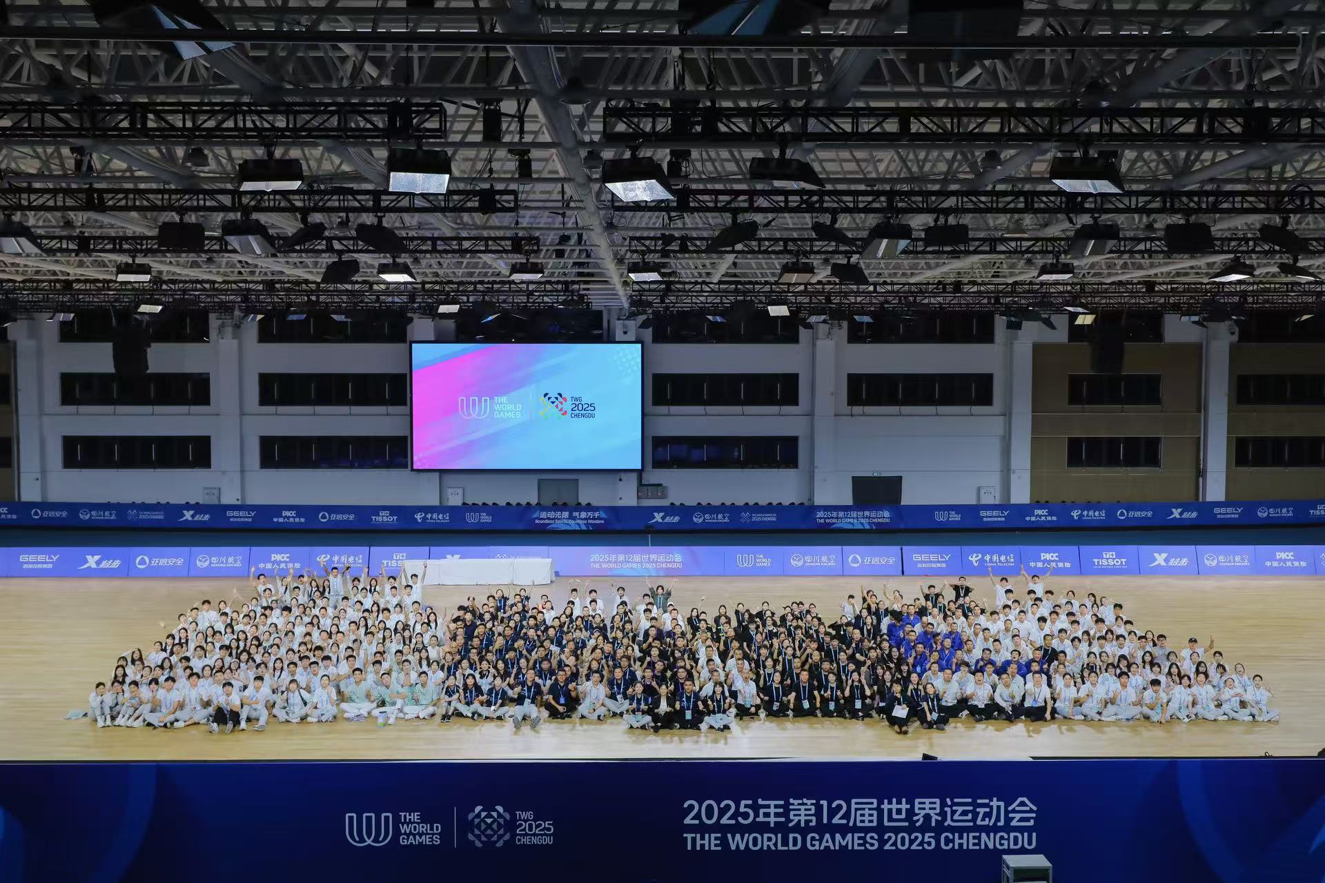 �ɶ����\����W(xu��)��־Ը�߈A�M��ɷ���(w��)������չ�F(xi��n)�ഺ����